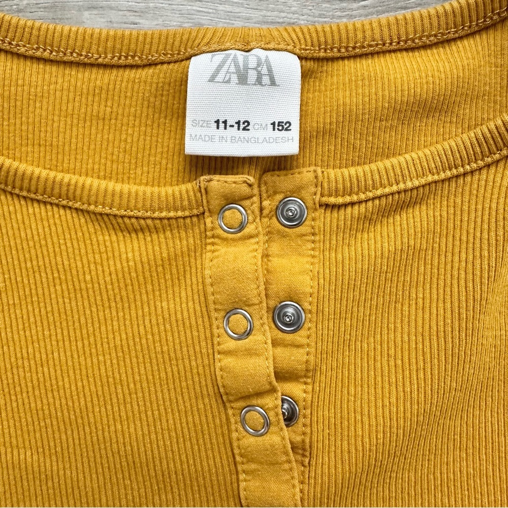 Zara Ribbed Shirt - Picture 2 of 3